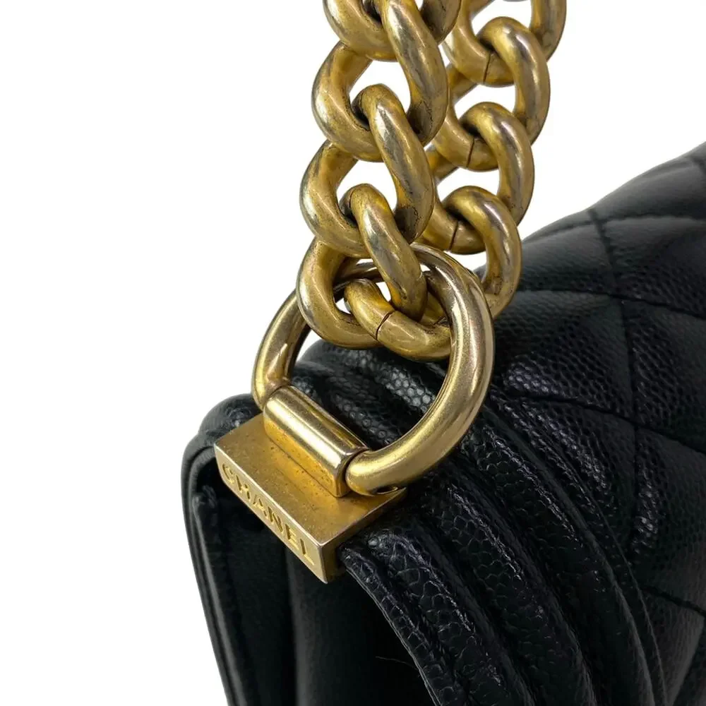 Chanel Boy Chanel / Matelasse Shoulder Bag A67086